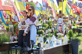 У Львові у День незалежності вшанували полеглих захисників України – 02