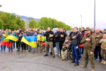 Литовські волонтери привезли на Львівщину понад 70 авто для українських захисників – 06