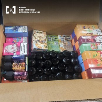 Підпільну мережу з продажу вейпів викрили у Львові