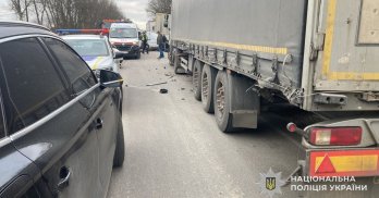 У Городку внаслідок важкої ДТП загинула жінка і постраждала 7-річна дитина – 03