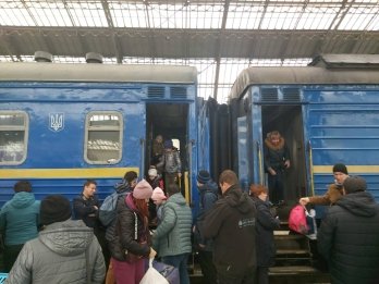 Львівська область лікуватиме біженців з Маріуполя – 01