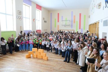 На Львівщині відкрили модернізований ліцей з протирадіаційним укриттям – 01