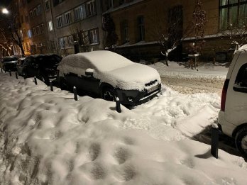 Паркінг на вулиці Японській