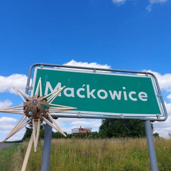 Дорожній знак "Мацьковичі" зараз