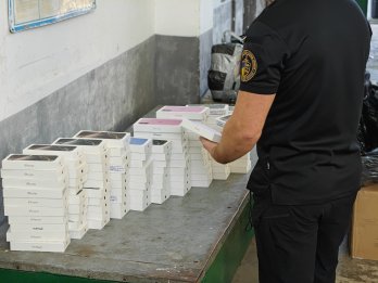 Водії мікроавтобусів намагалися перевезти з Польщі на Львівщину майже 150 iPhone – 01
