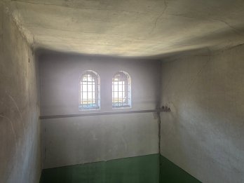 У Львові російський дрон пошкодив музей-тюрму, де утримували Бандеру  – 03