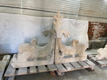 У Львові реставрують 400-річні скульптури з Королівської кам’яниці – 01