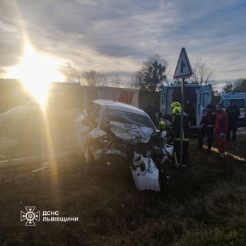 Двоє людей загинули у ДТП у Золочівському районі