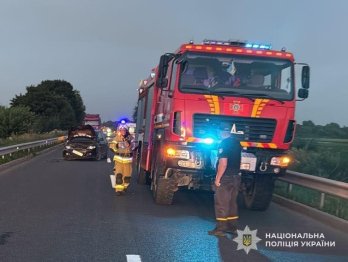 На Львівщині у ДТП з 17-річним водієм загинули двоє пасажирів Mercedes – 02