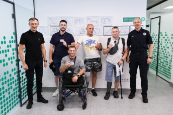 Четверо поранених ветеранів отримали у Львові водійські права: історії воїнів