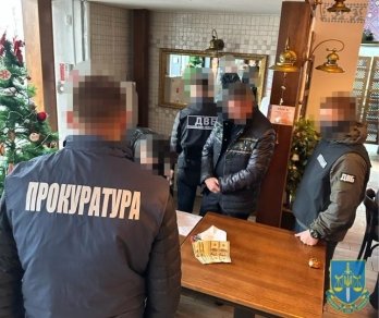 На Львівщині піймали 51-річного чоловіка, який за 4 тисячі доларів переправляв чоловіків за кордон – 03