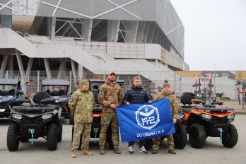 Львівщина передала військовим на передову квадроцикли, багі та буси – 01