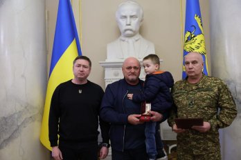 Родинам загиблих нацгвардійців зі Львівщини вручили ордени та медалі – 01