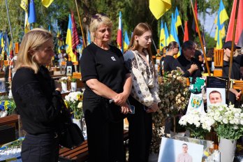 У Львові у День незалежності вшанували полеглих захисників України – 01