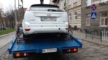 За тиждень у Львові виписали понад один мільйон гривень штрафів за неправильне паркування – 06