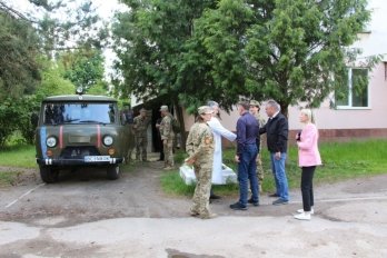 Дрогобич передав два медичних автомобілі для потреб військових – 02