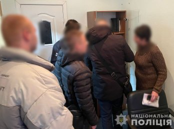 На Дніпропетровщині чиновники розікрали 5,4 млн грн на закупівлі укриттів для шкіл – 02