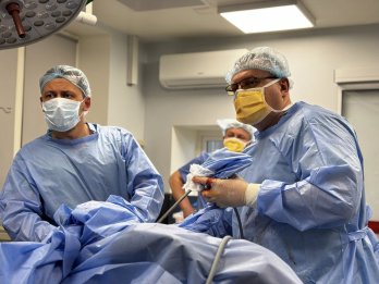 Після атаки дронів у Львові чоловіку витягли 10-сантиметровий уламок із легені – 02