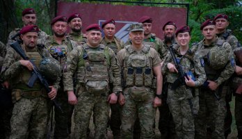 Операторку FPV-дронів  зі Львова нагородили почесною відзнакою “Золотий хрест” – 02