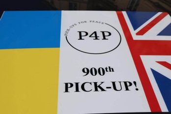 Британські благодійники на Львівщині передали українським військовим 20 позашляховиків – 10