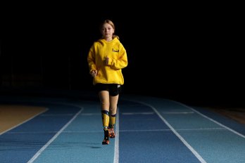 12-річна українка на протезах бігтиме Бостонський марафон, аби зібрати гроші для військового – 01