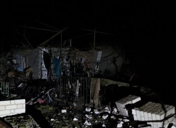 Вночі росіяни обстріляли житловий будинок в Миколаєві, понад два десятки поранених – 03