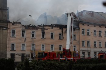 Образ матері Божої вцілів під час атаки дроном на ансамбль бернардинського монастиря – 01