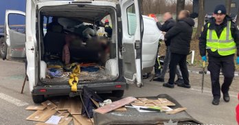 У Городку внаслідок важкої ДТП загинула жінка і постраждала 7-річна дитина – 04