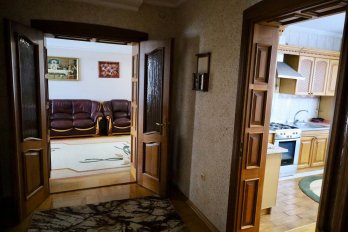 На Львівщині для двох прийомних родин з прифронтових територій придбали будинки за майже 13 млн грн – 09