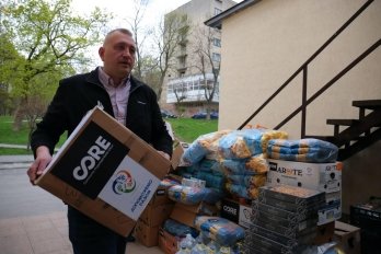 Львівщина отримала перший транш гуманітарної допомоги від Шона Пенна – 02