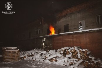 Залучали 41 рятувальника: у Львові в пожежі згоріло офісне обладнання та повербанки (фото) – 01