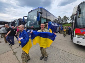 З російського полону повернулись ще 307 українців — триває масштабний обмін – 02
