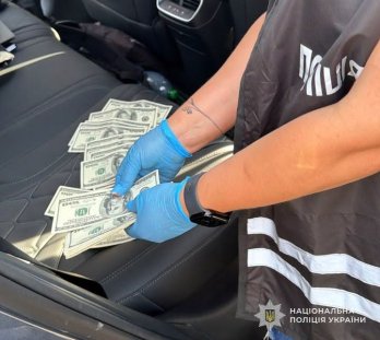 Правоохоронці повідомили деталі затримання начальника митного оформлення поста «Городок» – 02