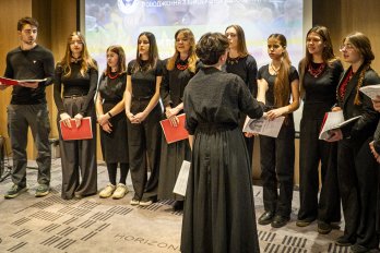 У ZAG представили унікальну виставку вишитих рушників родинами військових – 04