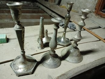 На горищі митрополичих палат Унівської Лаври знайшли заховані у 1940-х роках церковні реліквії – 07