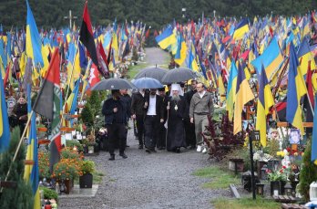 Фото з вшанування загиблих військових на Личаківському цвинтарі