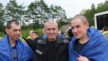 З російського полону звільнили ще одну групу українських захисників – 01