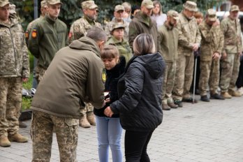 На Дрогобиччині державними нагородами відзначили загиблих захисників. Нагороди отримали рідні полеглих