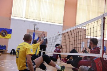 У Львові вперше провели чемпіонат України серед ветеранів з волейболу сидячи – 02