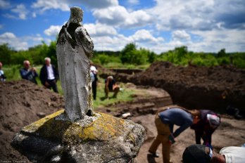 У Гуті Пеняцькій знайшли 25 місць поховань часів Другої світової війни – 16