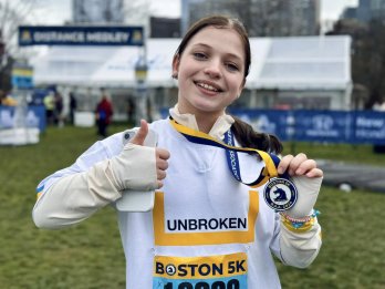 12-річна бігунка на протезах Яна Степаненко подолала 5 км на марафоні в Бостоні