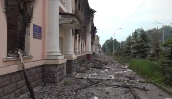 Росіяни продовжують обстрілювати Сєвєродонецьк: Гайдай розповів про руйнування на Луганщині – 03