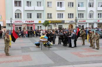 Прощання із загиблим Героєм. Фото: Дрогобицька міська рада