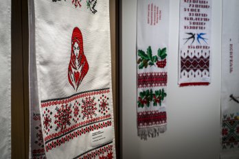 У ZAG представили унікальну виставку вишитих рушників родинами військових – 06