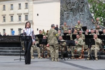 Оркестр Національної військової академії виступив з концертом у центрі Львова – 02