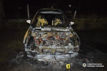 У Мостиськах група підлітків на замовлення РФ підпалила три автомобілі – 05