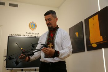 Зі Львівщини захисникам передали ще 310 FPV-дронів у межах проєкту "Пташки Перемоги"