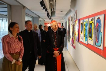 Спецпредставник Святого Престолу першим оглянув нову виставку в Zenyk Art Gallery – 03
