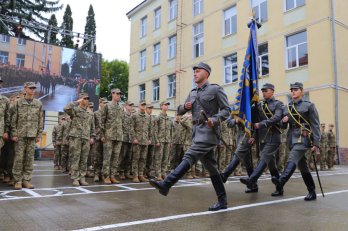 У Львівському ліцеї імені Героїв Крут склали присягу 189 ліцеїстів – 06