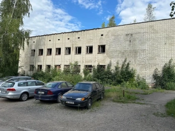 У Дрогобичі продають за 9,5 млн грн будівлю комунального підприємства “Хвиля” – 02